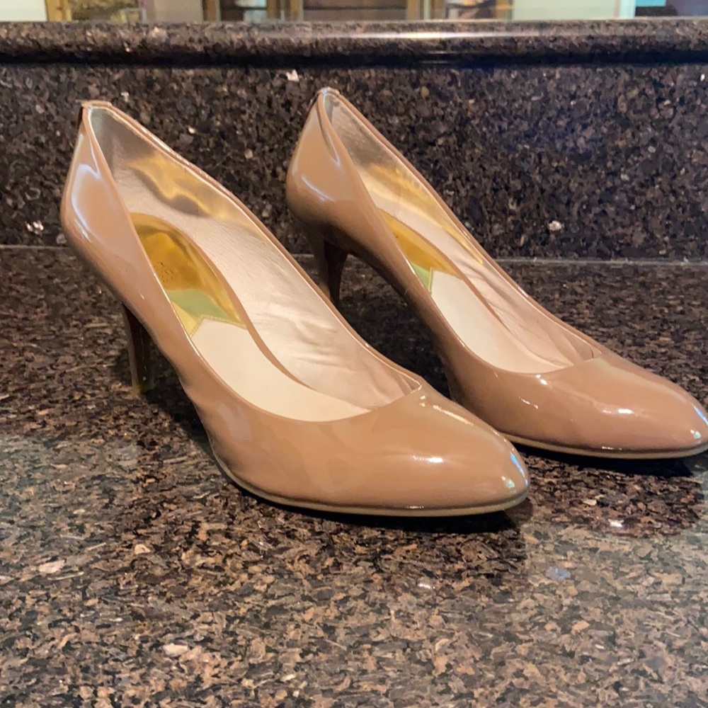 Michael Kors Women’s patent tan 3 inch heel pumps